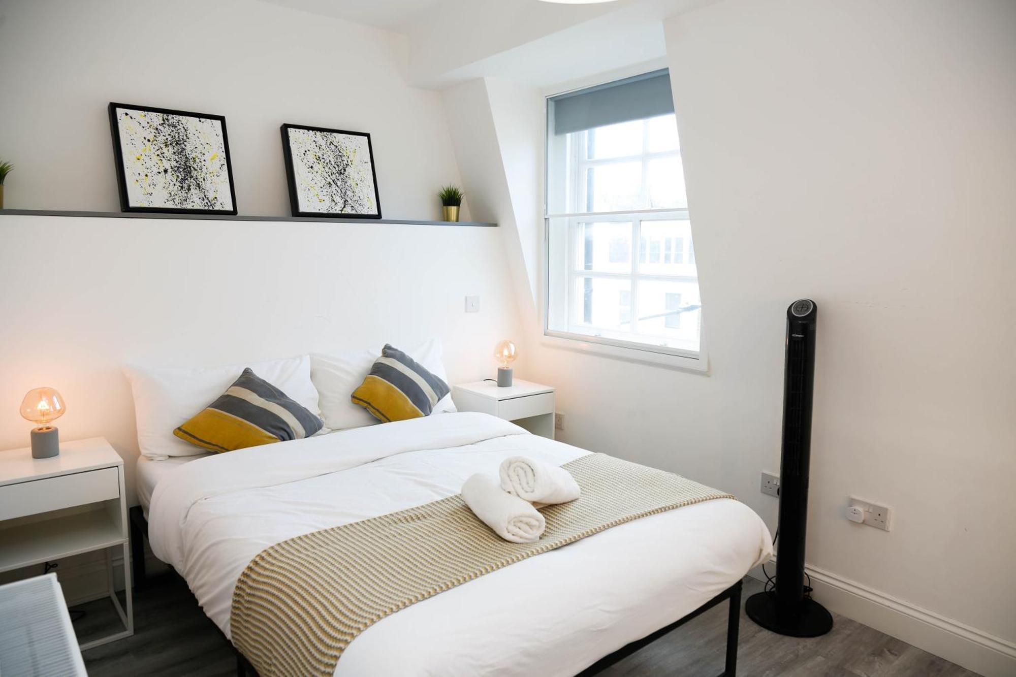 Luxury Rooms In Camden Town Near Shops, Cafes, Bars & Metro With Shared Bathrooms لندن المظهر الخارجي الصورة