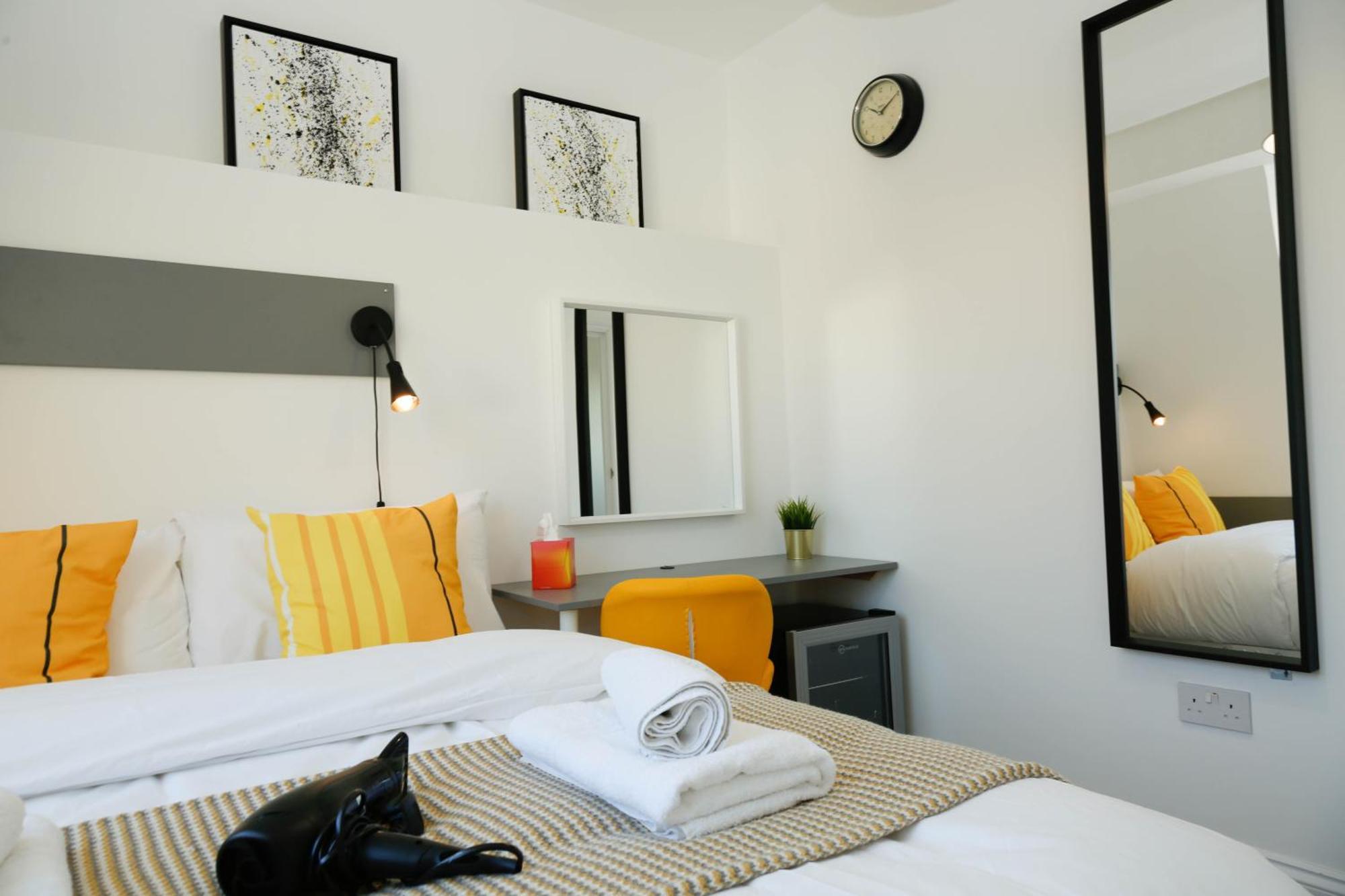 Luxury Rooms In Camden Town Near Shops, Cafes, Bars & Metro With Shared Bathrooms لندن المظهر الخارجي الصورة